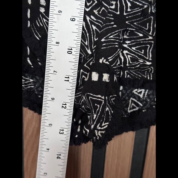 Ecote Shorts Medium Womens Black White Geometric Yarn Hem Aztec Boho - Picture 4 of 7
